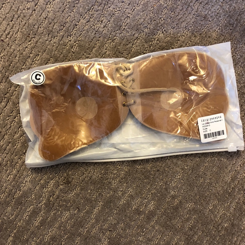 Nude sticky bra